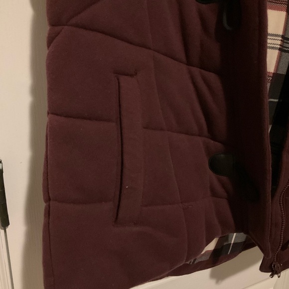 Burgundy Quilted Vest with Faux Fur Hood - Picture 2 of 10